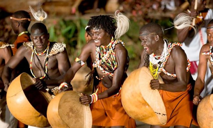 Different ethic groups in Uganda and arranging them from the largest to the smallest
